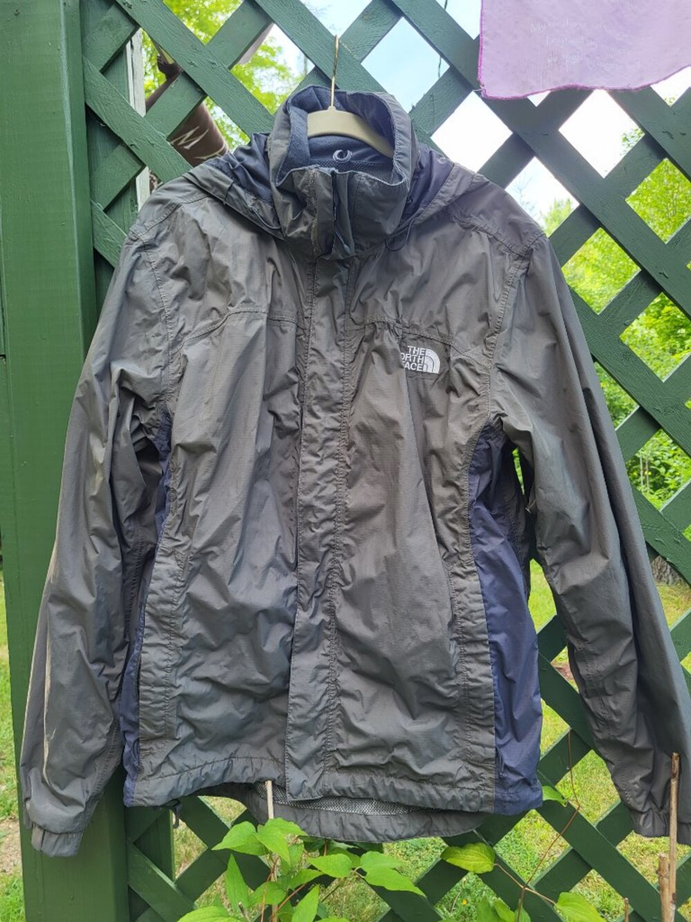 North Face HyVent Men's Waterproof Shell Rain Jacket Mens Small